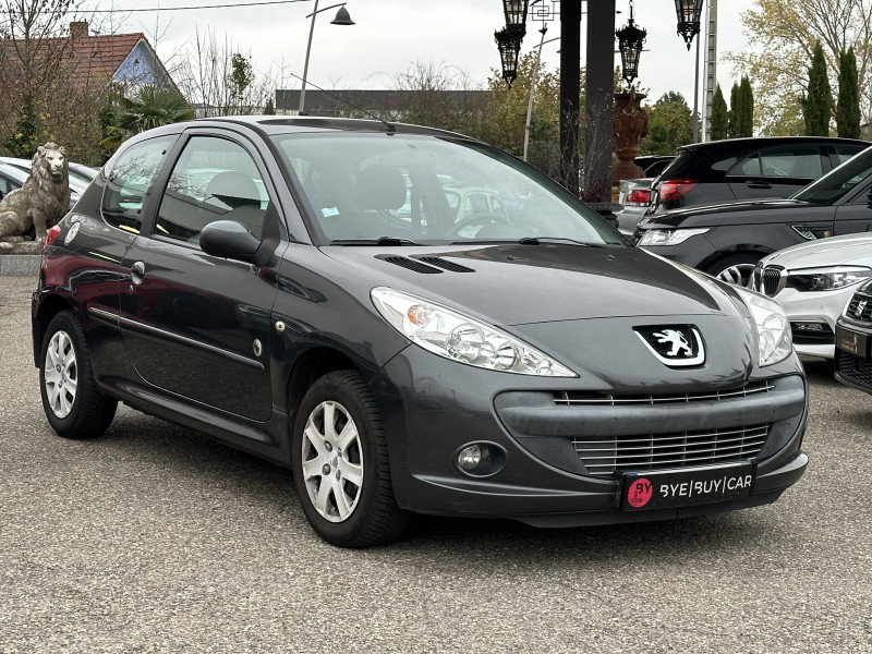 Photo 8 de l'offre de PEUGEOT 206 + 1.1 GENERATION 3P à 4990€ chez Colmar Sud Automobiles