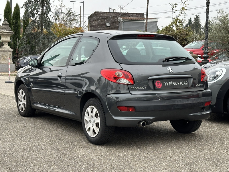 Photo 9 de l'offre de PEUGEOT 206 + 1.1 GENERATION 3P à 4990€ chez Colmar Sud Automobiles