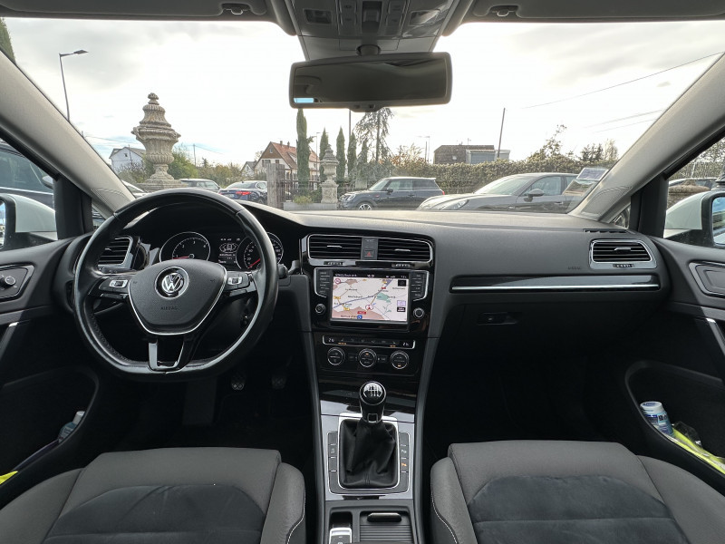 Photo 6 de l'offre de VOLKSWAGEN GOLF VII 2.0 TDI 150CH BLUEMOTION TECHNOLOGY FAP LOUNGE 5P à 14490€ chez Colmar Sud Automobiles