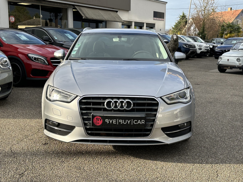 Photo 9 de l'offre de AUDI A3 SPORTBACK 1.6 TDI 110CH FAP ADVANCED à 14490€ chez Colmar Sud Automobiles