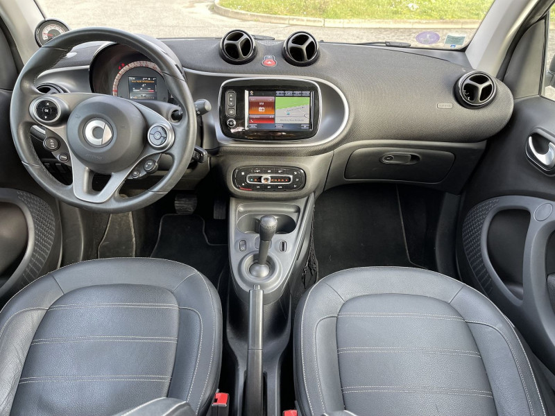 Photo 9 de l'offre de SMART FORTWO COUPE 90CH PRIME TWINAMIC à 13580€ chez Lofi Automobiles