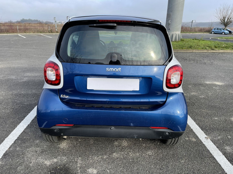 Photo 7 de l'offre de SMART FORTWO COUPE 90CH PRIME TWINAMIC à 13580€ chez Lofi Automobiles