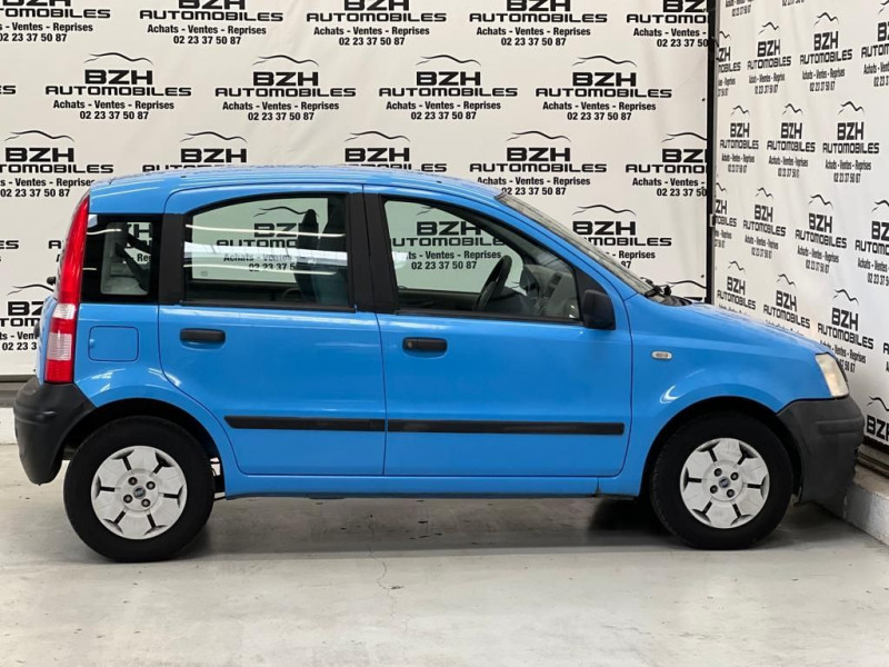 Photo 3 de l'offre de FIAT PANDA 1.1 8V 54CH TEAM à 4990€ chez BZH Automobiles