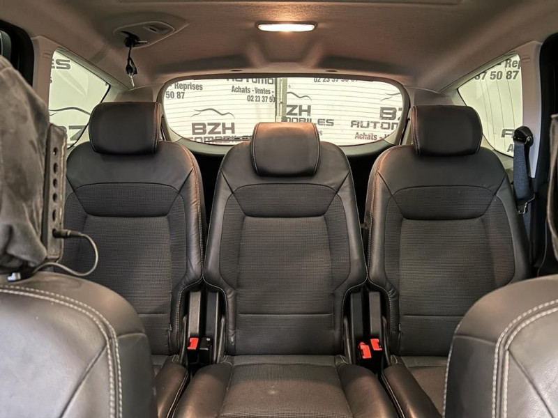 Photo 24 de l'offre de FORD S-MAX 2.0 TDCI 140CH DPF TITANIUM 5 PLACES à 11490€ chez BZH Automobiles