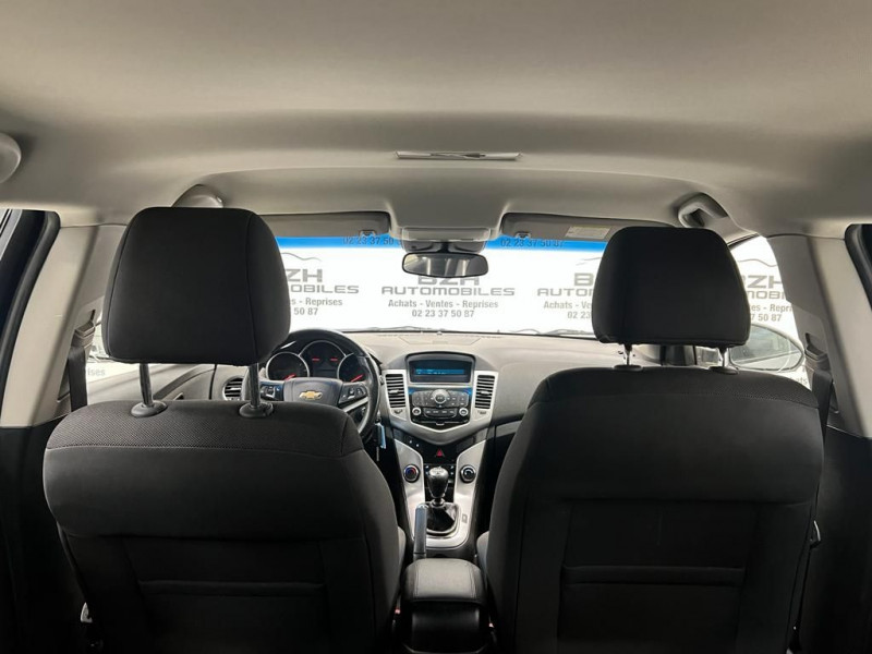 Photo 9 de l'offre de CHEVROLET CRUZE 1.6 16V LT 5P à 10990€ chez BZH Automobiles