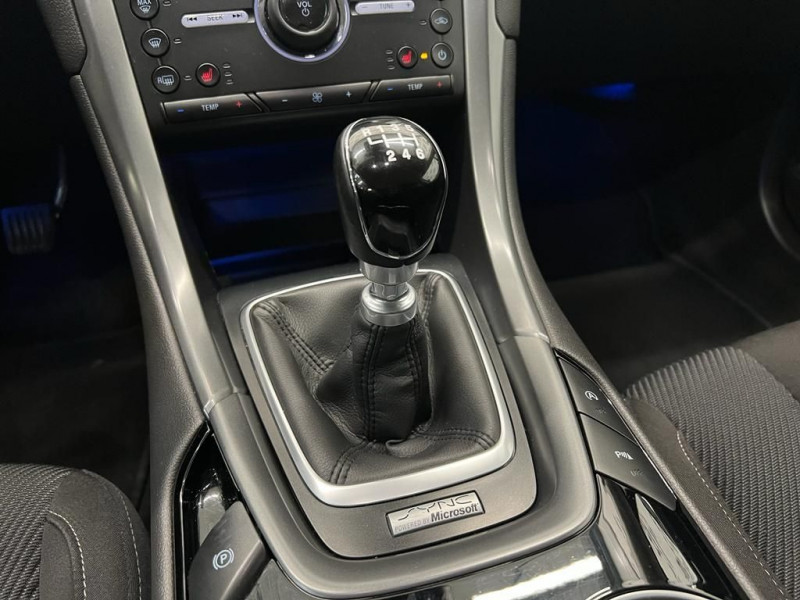 Photo 14 de l'offre de FORD MONDEO 2.0 TDCI 150CH TITANIUM 5P à 13990€ chez BZH Automobiles