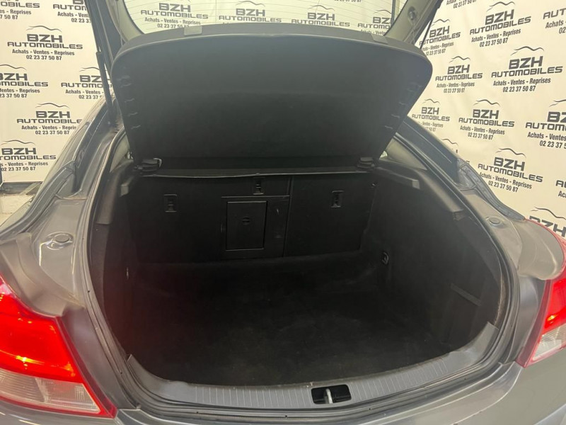 Photo 13 de l'offre de OPEL INSIGNIA 1.8 ECOTEC CONNECT PACK 4P à 9990€ chez BZH Automobiles