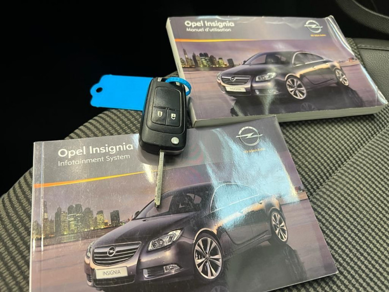 Photo 11 de l'offre de OPEL INSIGNIA 1.8 ECOTEC CONNECT PACK 4P à 9990€ chez BZH Automobiles