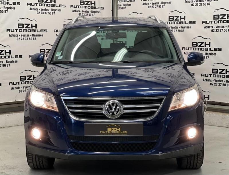Photo 2 de l'offre de VOLKSWAGEN TIGUAN 2.0 TDI 140CH FAP SPORTLINE à 11990€ chez BZH Automobiles