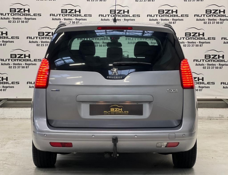 Photo 2 de l'offre de PEUGEOT 5008 1.6 BLUEHDI 120CH STYLE II S&S EAT6 7 PLACES à 15490€ chez BZH Automobiles