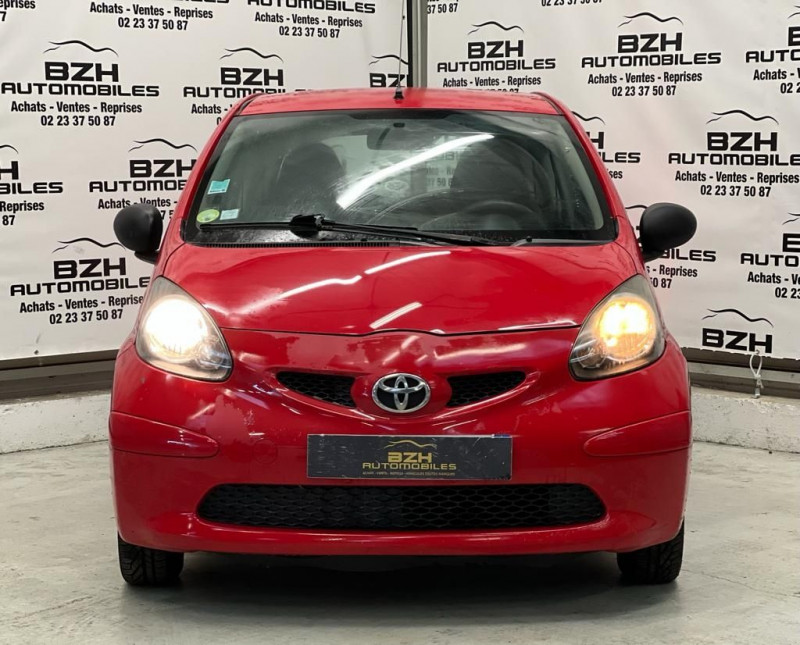 Photo 3 de l'offre de TOYOTA AYGO 1.0 VVT-I 68CH CONFORT 3P à 5490€ chez BZH Automobiles