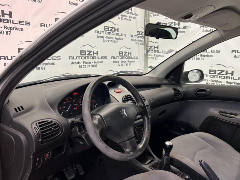 Photo 10 de l'offre de PEUGEOT 206 1.1 XR PRESENCE 5P à 5990€ chez BZH Automobiles