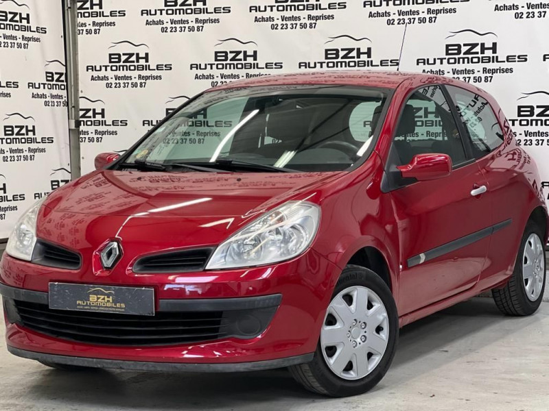 Renault CLIO III 1.5 DCI 70CH DYNAMIQUE 3P Diesel ROUGE Occasion à vendre