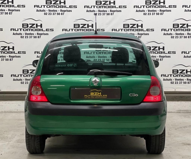 Photo 6 de l'offre de RENAULT CLIO II 1.5 DCI 65CH EXPRESSION 5P à 6490€ chez BZH Automobiles