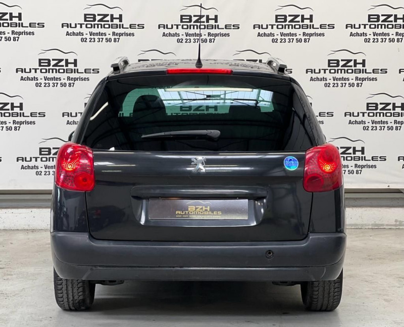 Photo 2 de l'offre de PEUGEOT 207 SW 1.6 HDI FAP BLUE LION ACTIVE à 6990€ chez BZH Automobiles