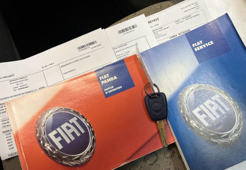 Photo 17 de l'offre de FIAT PANDA 1.1 8V 54CH TEAM à 5490€ chez BZH Automobiles