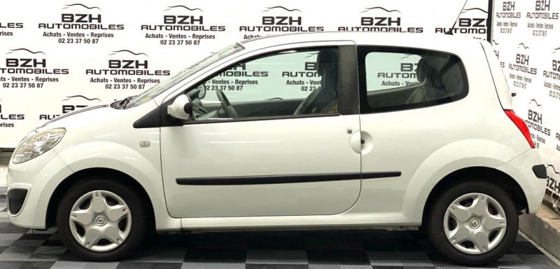Photo 4 de l'offre de RENAULT TWINGO II 1.5 DCI 65CH HELIOS à 5990€ chez BZH Automobiles