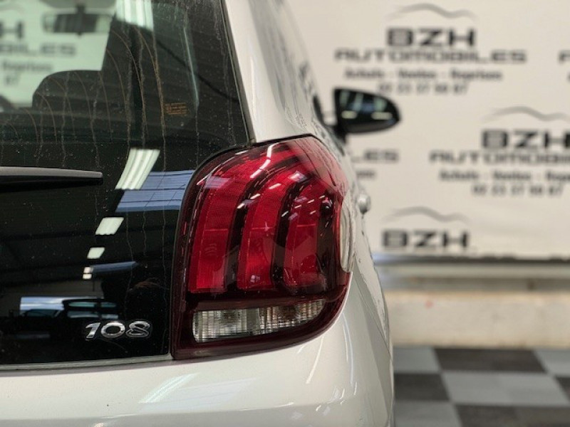 Photo 9 de l'offre de PEUGEOT 108 72 ALLURE S&S 4CV 5P à 11490€ chez BZH Automobiles