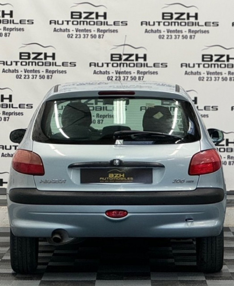 Photo 4 de l'offre de PEUGEOT 206 2.0 HDI ECO XR PRESENCE 5P à 4490€ chez BZH Automobiles
