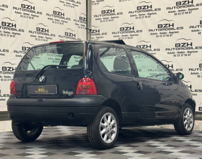 Photo 7 de l'offre de RENAULT TWINGO 1.2 60CH à 5990€ chez BZH Automobiles