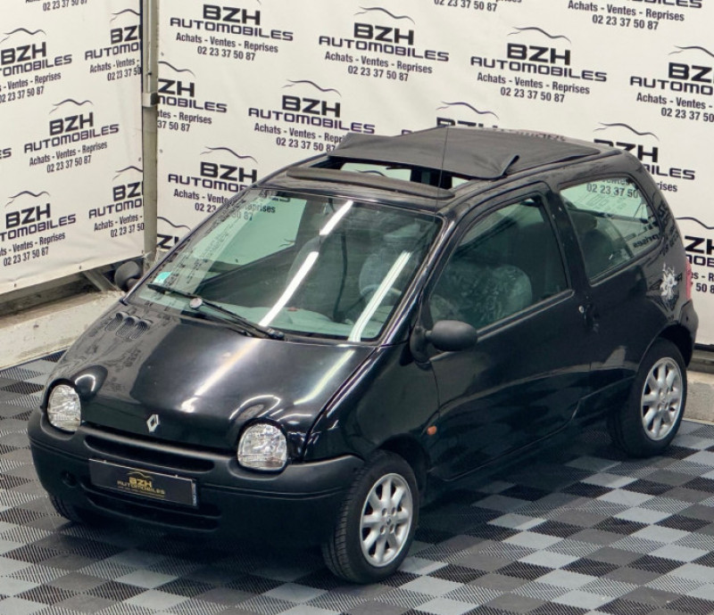Photo 2 de l'offre de RENAULT TWINGO 1.2 60CH à 5990€ chez BZH Automobiles