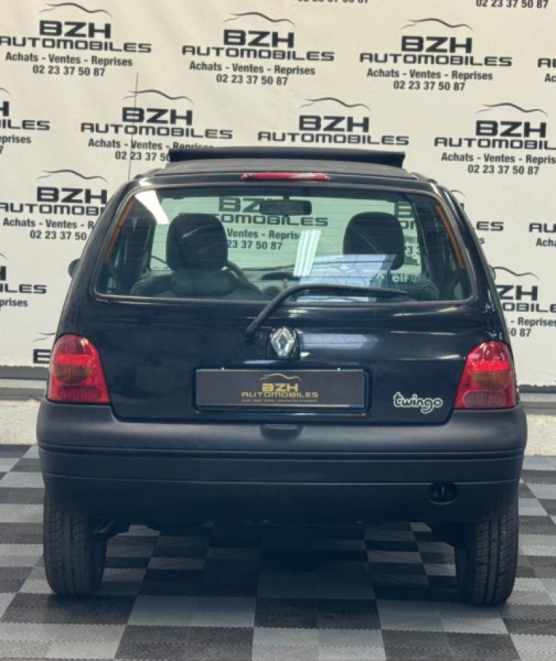 Photo 6 de l'offre de RENAULT TWINGO 1.2 60CH à 5990€ chez BZH Automobiles