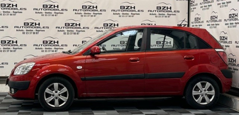 Photo 3 de l'offre de KIA RIO 1.4 BEST à 7490€ chez BZH Automobiles