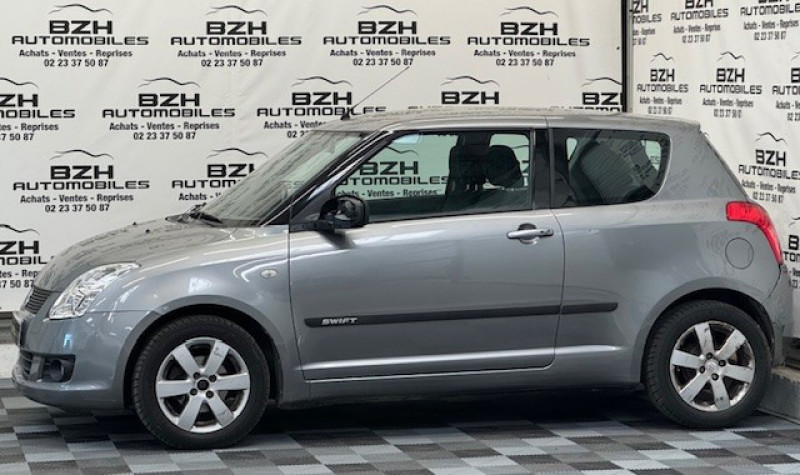 Photo 1 de l'offre de SUZUKI SWIFT 1.3 VVT GL 3P à 6990€ chez BZH Automobiles