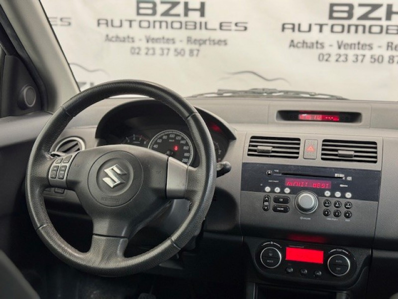 Photo 3 de l'offre de SUZUKI SWIFT 1.3 VVT GL 3P à 6990€ chez BZH Automobiles