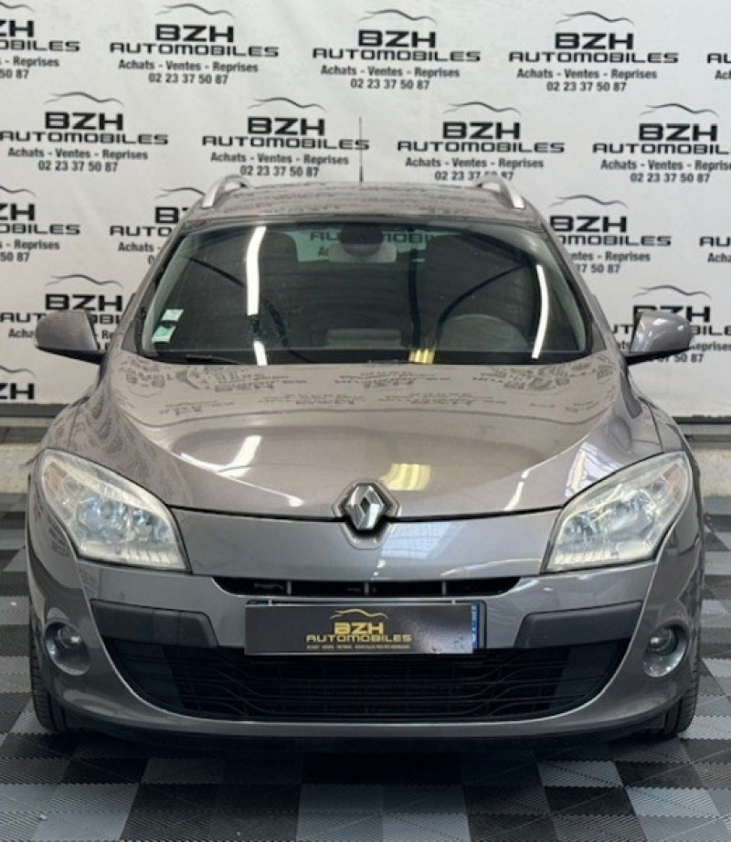 Photo 2 de l'offre de RENAULT MEGANE III ESTATE 1.5 DCI 105CH DYNAMIQUE ECO² à 5990€ chez BZH Automobiles