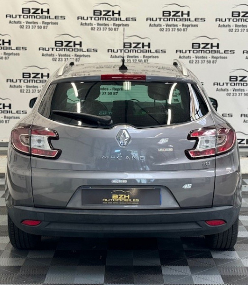 Photo 4 de l'offre de RENAULT MEGANE III ESTATE 1.5 DCI 105CH DYNAMIQUE ECO² à 5990€ chez BZH Automobiles