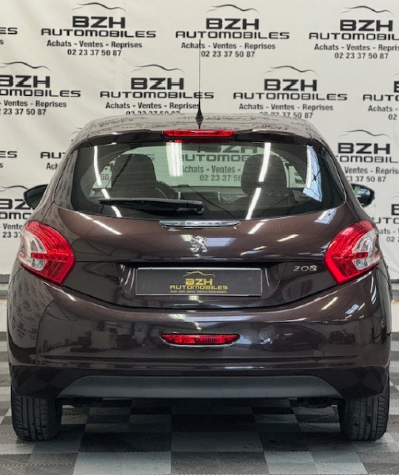 Photo 4 de l'offre de PEUGEOT 208 1.4 HDI ACTIVE 5P * CLIM / REGULATEUR / ECRAN * à 8490€ chez BZH Automobiles