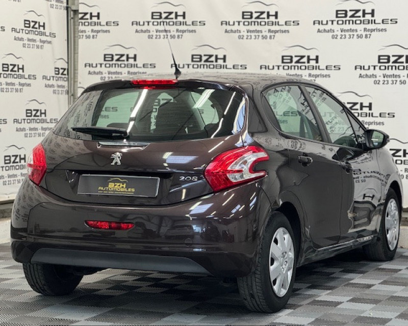 Photo 5 de l'offre de PEUGEOT 208 1.4 HDI ACTIVE 5P * CLIM / REGULATEUR / ECRAN * à 8490€ chez BZH Automobiles