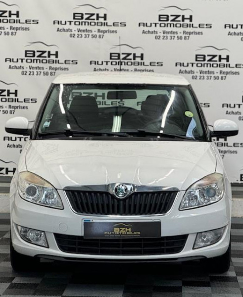 Photo 2 de l'offre de SKODA FABIA 1.6 TDI 75CH ACTIVE * CLIM / RADRA DE RECUL * à 8490€ chez BZH Automobiles