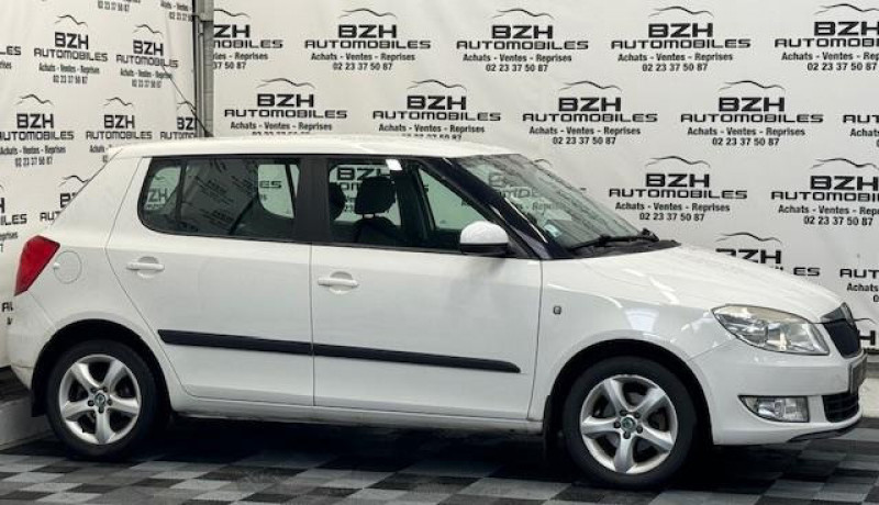 Photo 5 de l'offre de SKODA FABIA 1.6 TDI 75CH ACTIVE * CLIM / RADRA DE RECUL * à 8490€ chez BZH Automobiles