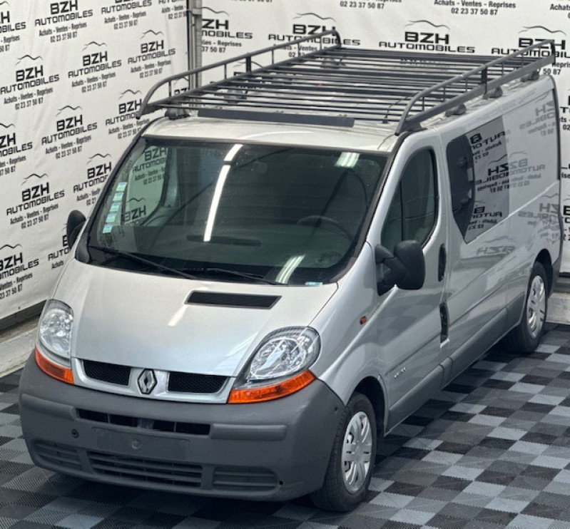 Photo 4 de l'offre de RENAULT TRAFIC II COMBI L1H1 1000 1.9 DCI 100CH à 10990€ chez BZH Automobiles