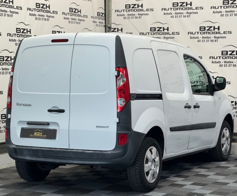 Photo 4 de l'offre de RENAULT KANGOO II EXPRESS COMPACT 1.5 DCI 85CH GRAND CONFORT * CLIM * à 8490€ chez BZH Automobiles