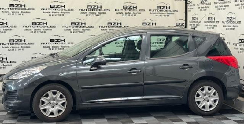 Photo 3 de l'offre de PEUGEOT 207 SW 1.4 ACTIVE 5P * TOIT PANO / ATTELAGE * à 7490€ chez BZH Automobiles