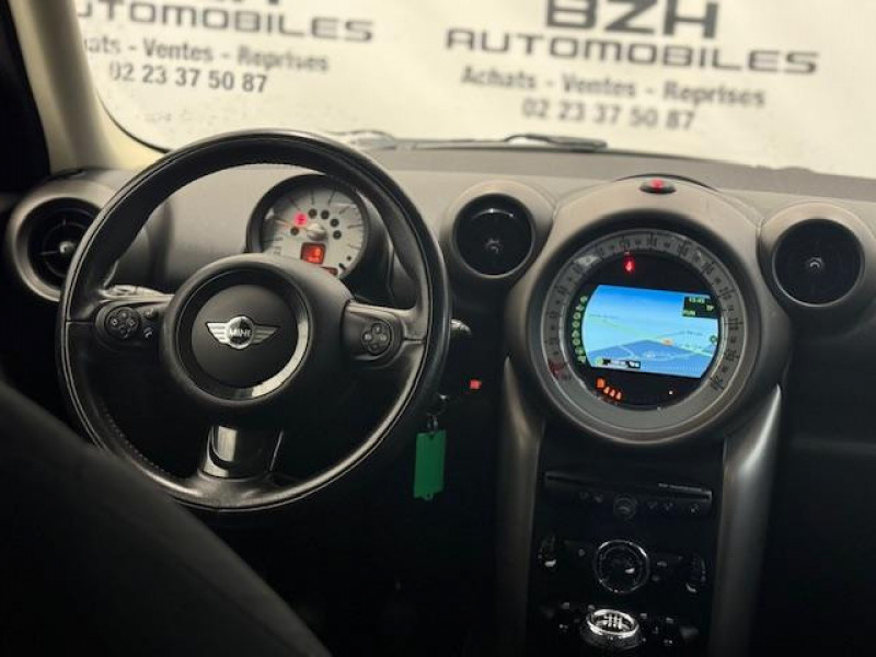 Photo 7 de l'offre de MINI COUNTRYMAN COOPER D 112CH ALL4 * REGUL / CLIM / ECRAN / RADRA DE RECUL * à 10990€ chez BZH Automobiles