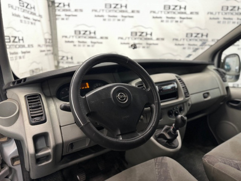 Photo 4 de l'offre de OPEL VIVARO 1.9 CDTI 90 3 PLACES  * CLIM * / TVA RECUPERABLE / à 8490€ chez BZH Automobiles