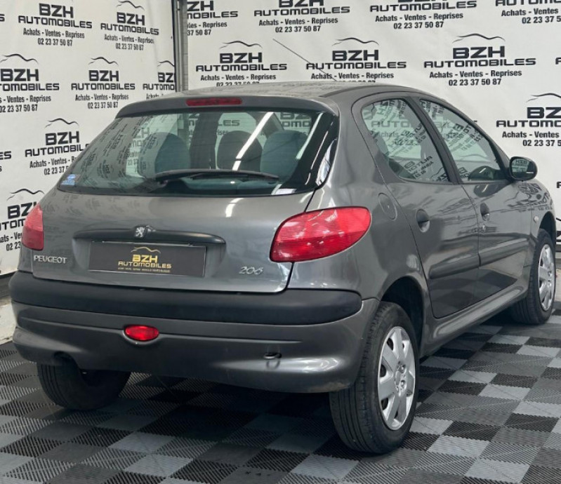 Photo 3 de l'offre de PEUGEOT 206 GARANTIE 12 MOIS  à 4490€ chez BZH Automobiles