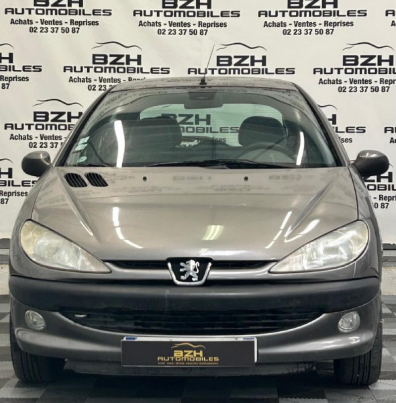 Photo 2 de l'offre de PEUGEOT 206 GARANTIE 12 MOIS  à 4490€ chez BZH Automobiles