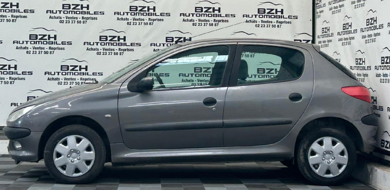 Photo 6 de l'offre de PEUGEOT 206 GARANTIE 12 MOIS  à 4490€ chez BZH Automobiles