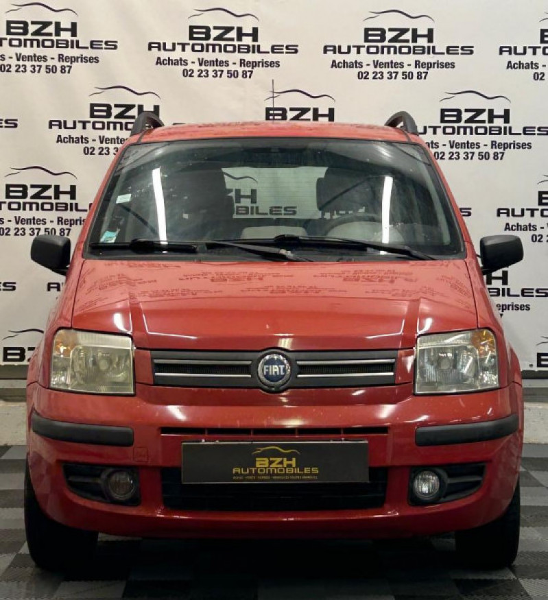 Photo 2 de l'offre de FIAT PANDA 1.2 8V 60CH CLASS à 4990€ chez BZH Automobiles