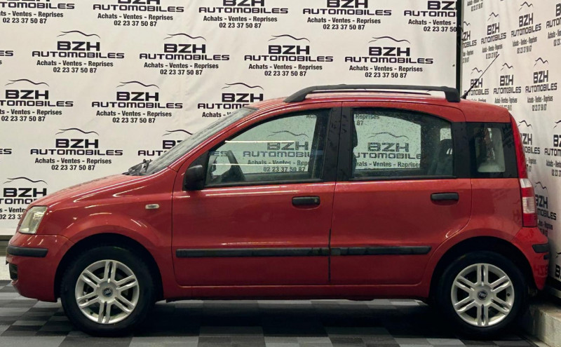 Photo 5 de l'offre de FIAT PANDA 1.2 8V 60CH CLASS à 4990€ chez BZH Automobiles