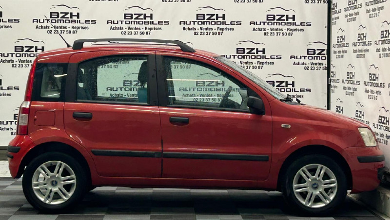 Photo 3 de l'offre de FIAT PANDA 1.2 8V 60CH CLASS à 4990€ chez BZH Automobiles