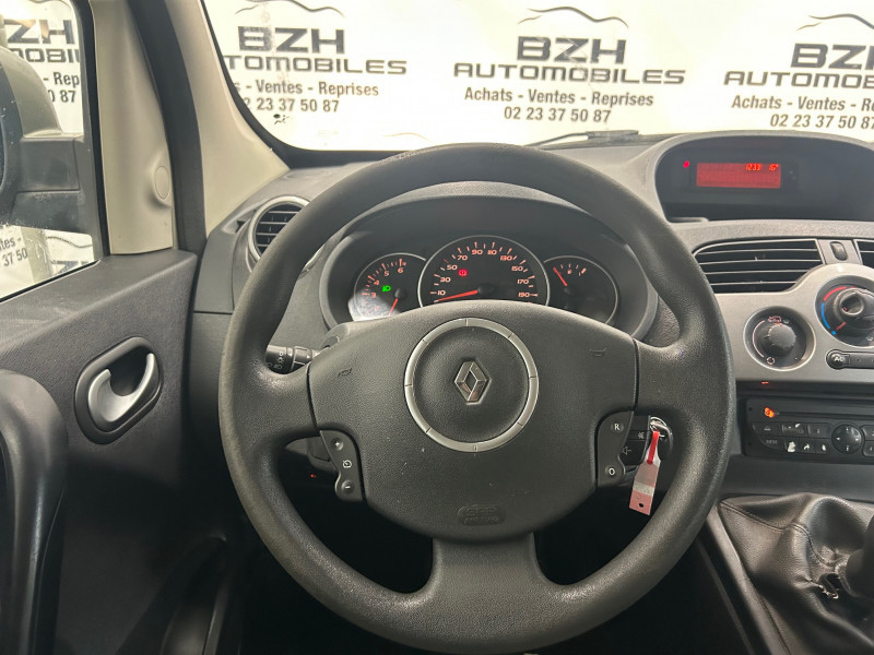 Photo 9 de l'offre de RENAULT KANGOO II 1.6 16V 105CH AUTHENTIQUE à 8990€ chez BZH Automobiles