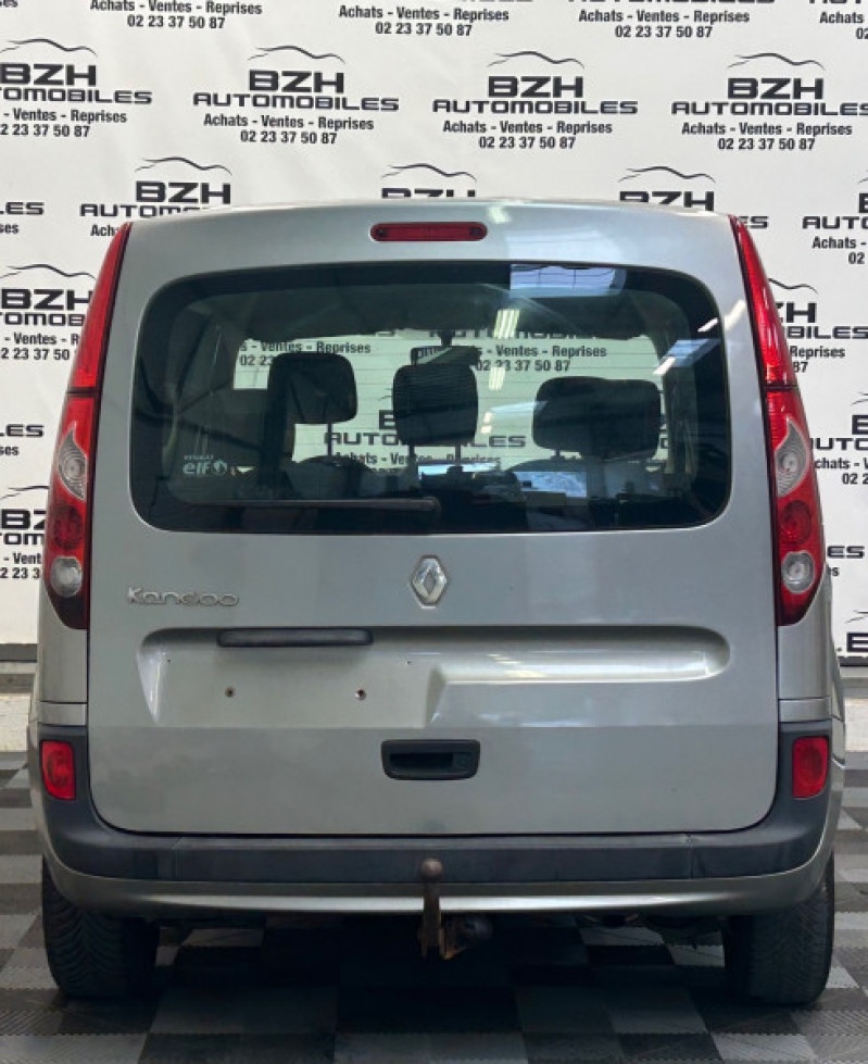 Photo 5 de l'offre de RENAULT KANGOO II 1.6 16V 105CH AUTHENTIQUE à 8990€ chez BZH Automobiles