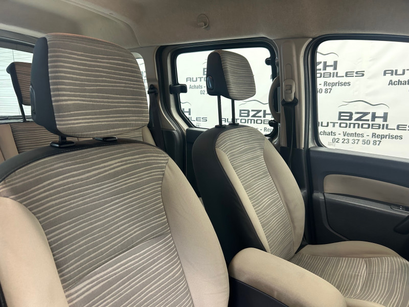 Photo 18 de l'offre de RENAULT KANGOO II 1.6 16V 105CH AUTHENTIQUE à 8990€ chez BZH Automobiles