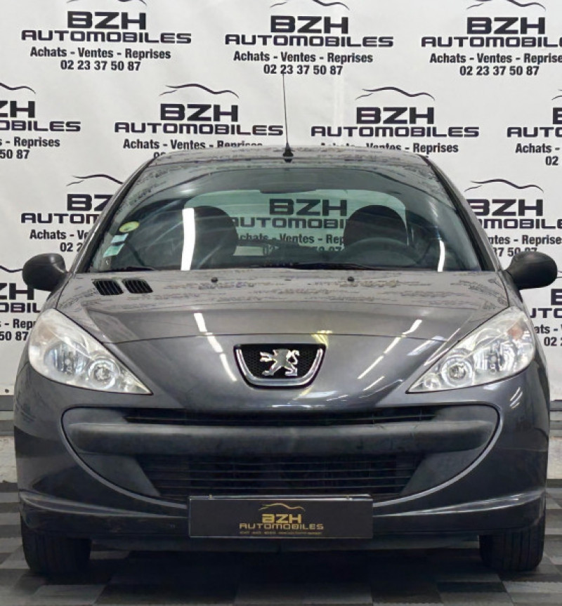 Photo 3 de l'offre de PEUGEOT 206 + 1.4 URBAN 5P à 7990€ chez BZH Automobiles